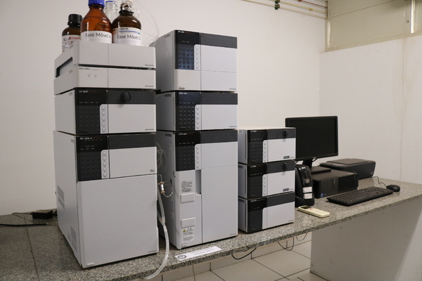 HPLC- Cromatografia líquida marca Shimadzu